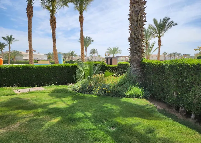 Luxury Villa In Jaz Little Venice Elsokhna Golf Resort With Private Garden & Pool View - Families Only